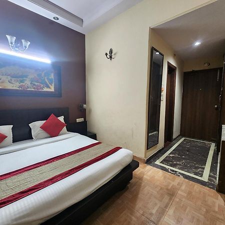 Hotel Mid Town Delhi  Buitenkant foto