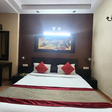 Hotel Mid Town Delhi  Buitenkant foto