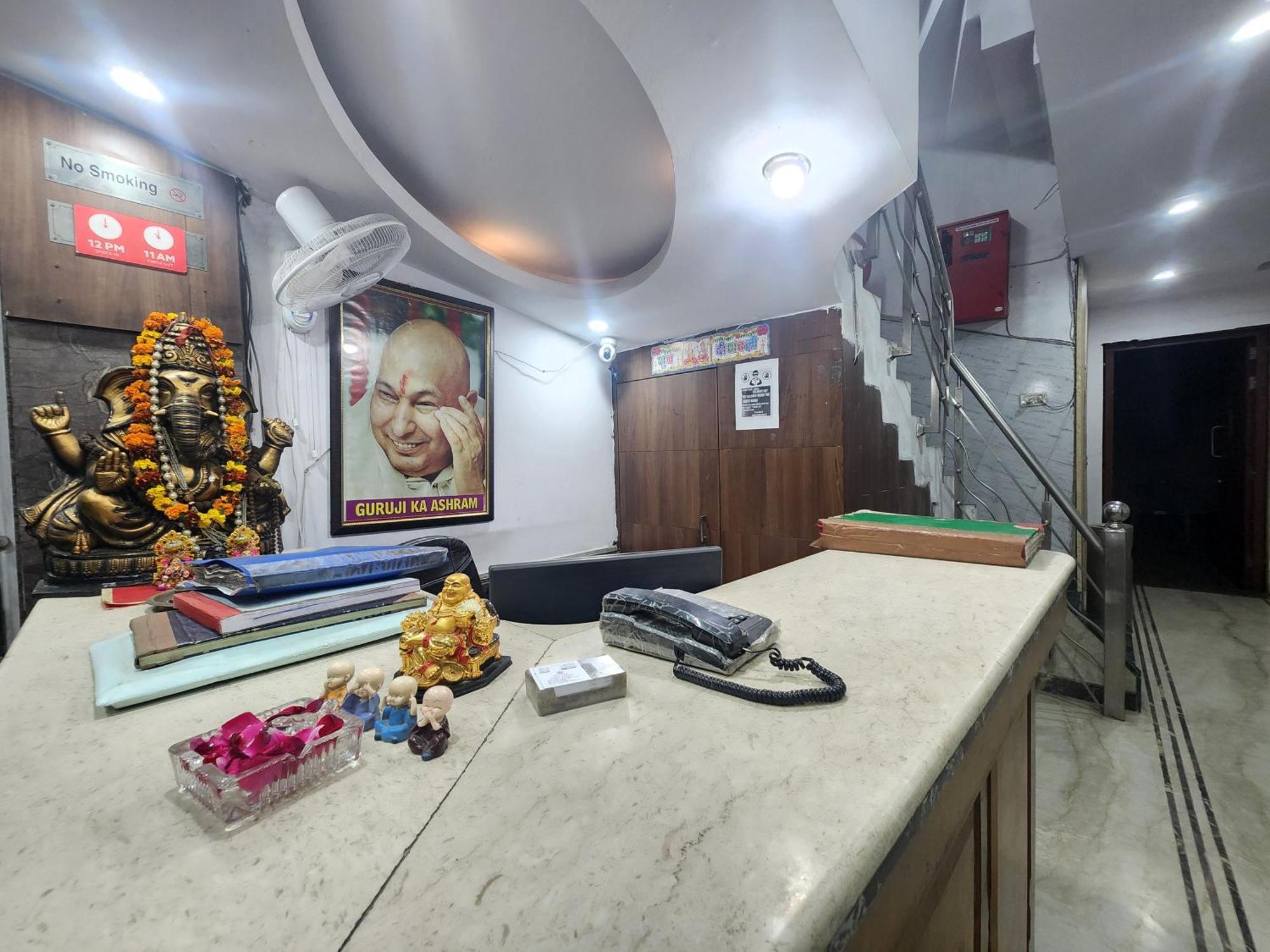 Hotel Mid Town Delhi  Buitenkant foto