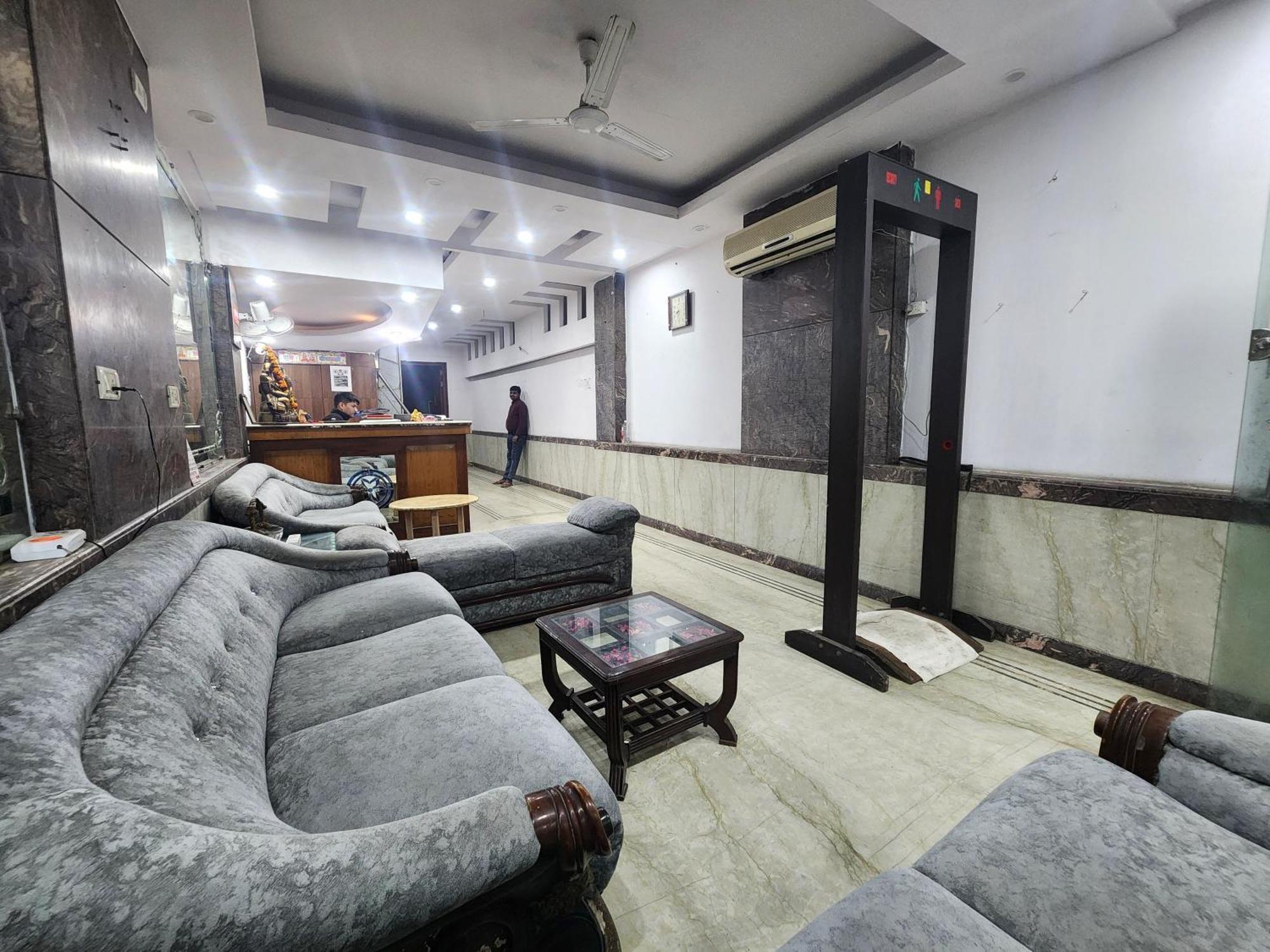 Hotel Mid Town Delhi  Buitenkant foto