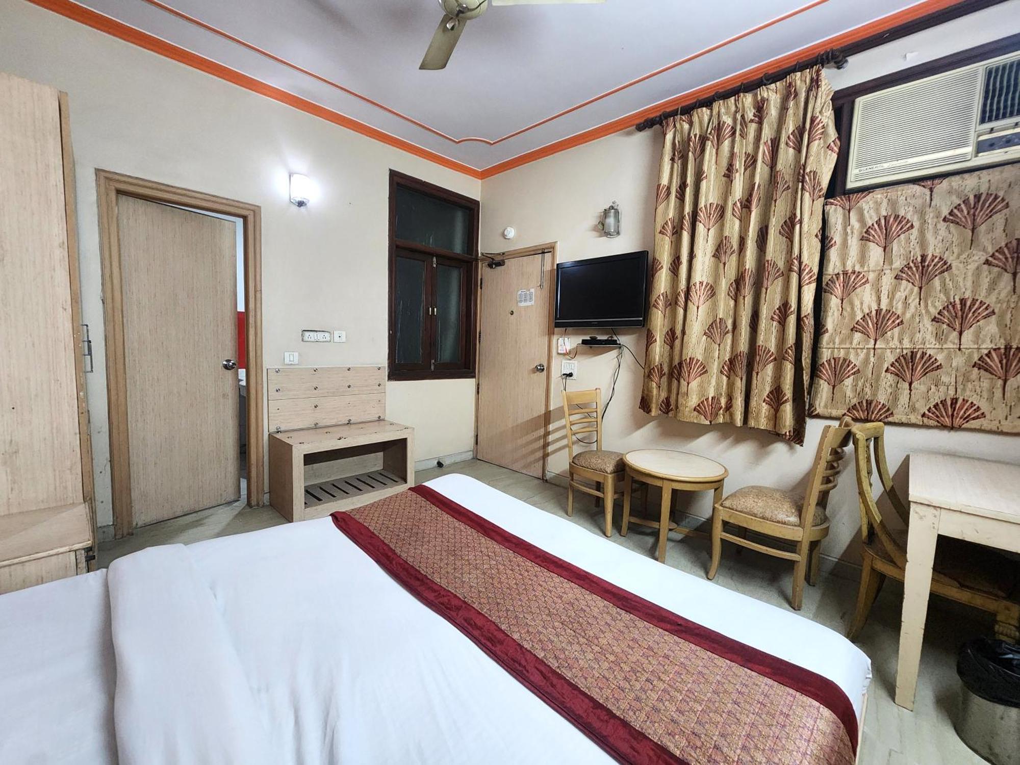 Hotel Mid Town Delhi  Buitenkant foto